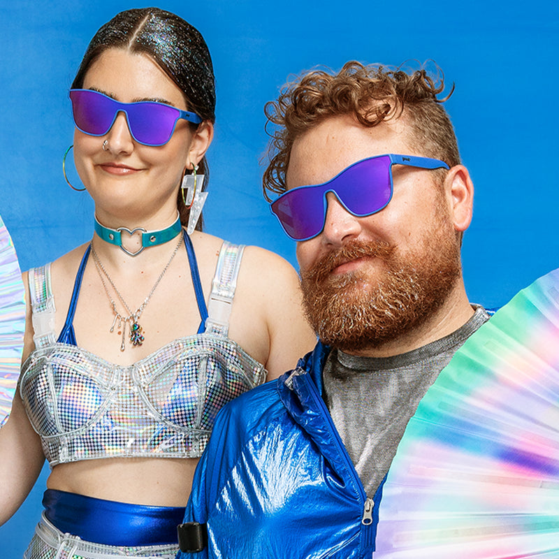 Beste Dystopie aller Zeiten | Blaue futuristische Sonnenbrille mit lila Gläsern | goodr Sonnenbrille