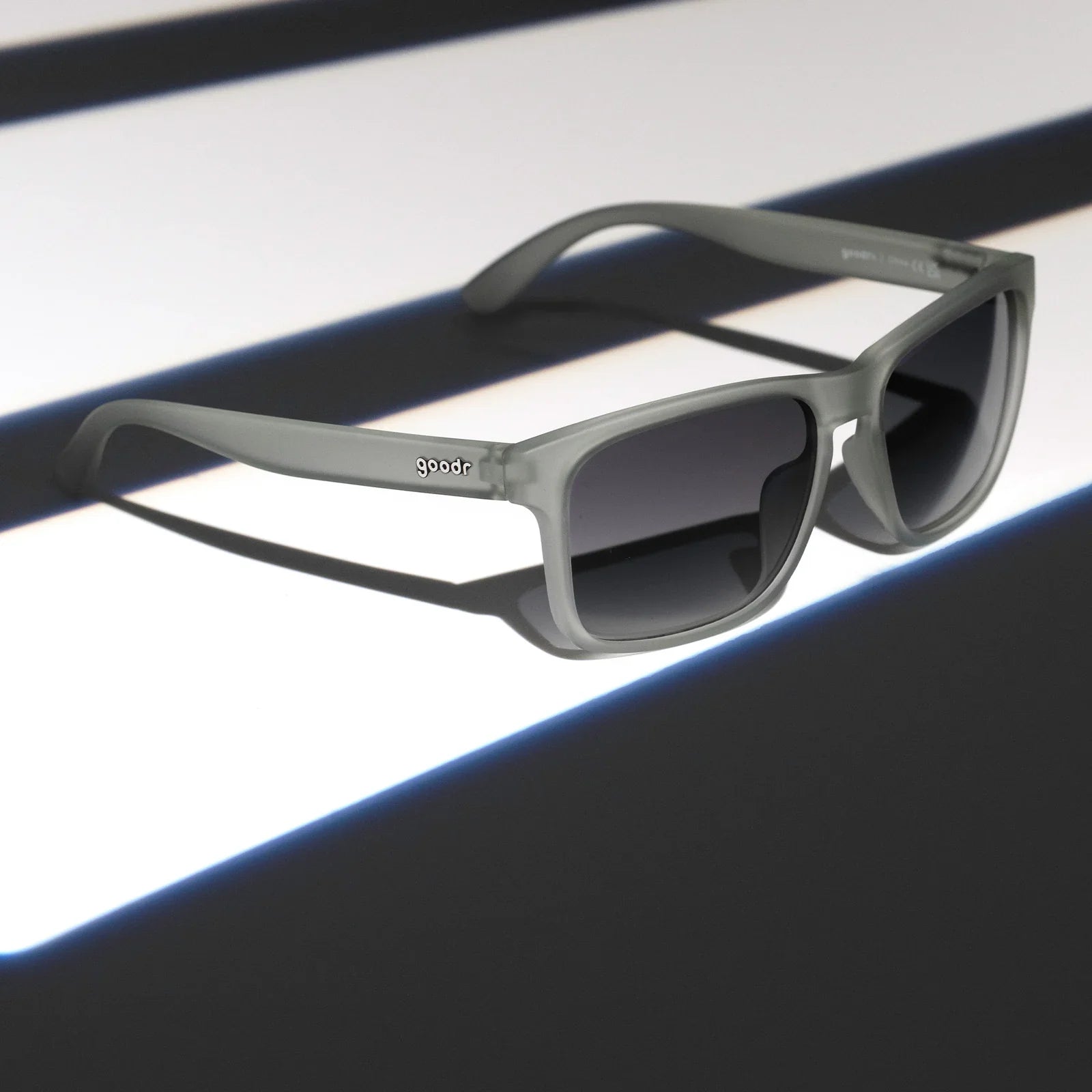 Gioca con disinvoltura con i massi